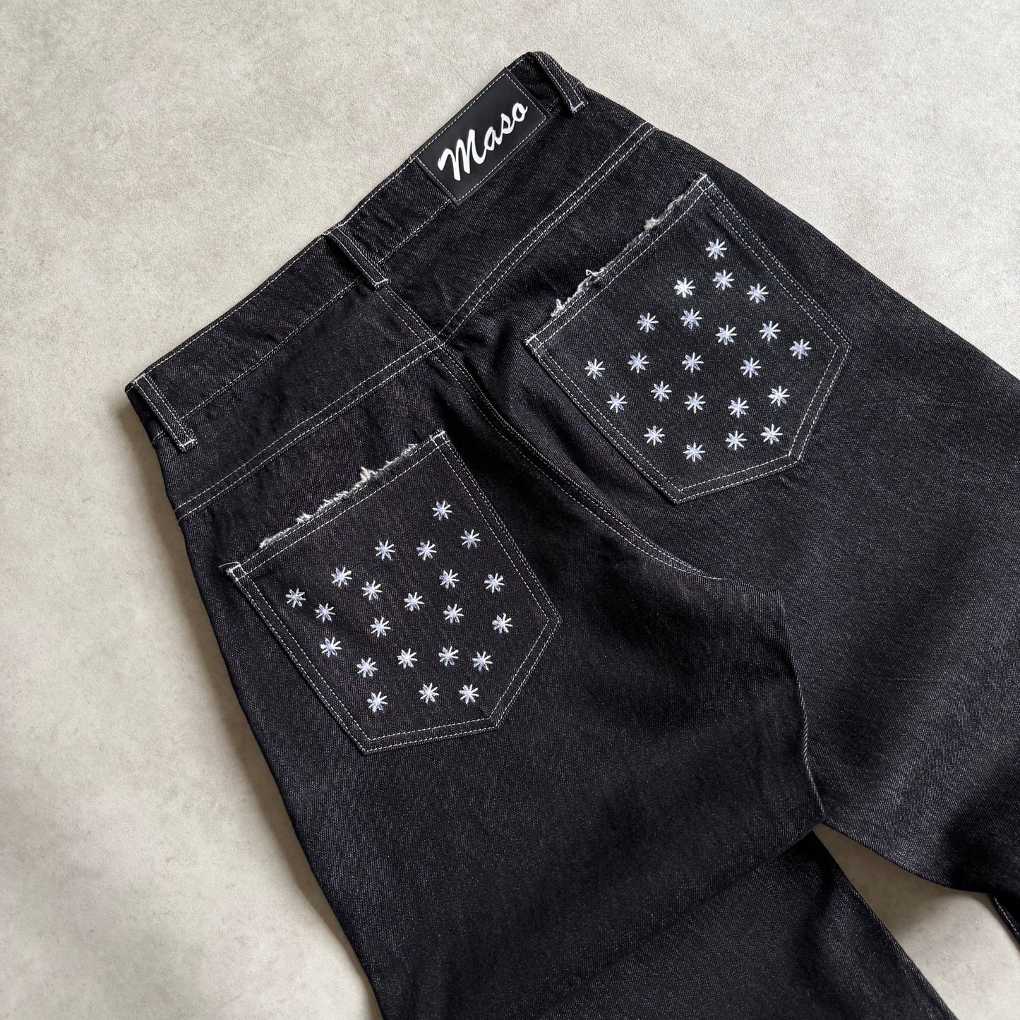 BLITZ DISTRESSED JEANS