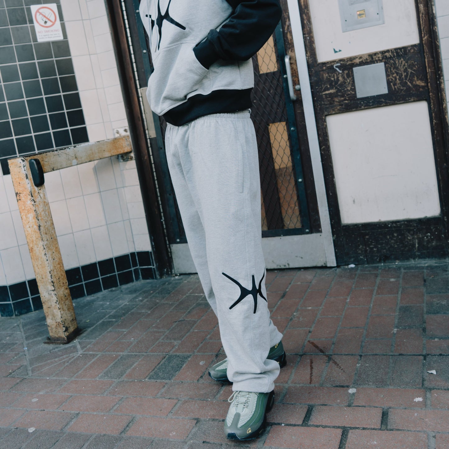 STARYX JOGGERS (BLACK)
